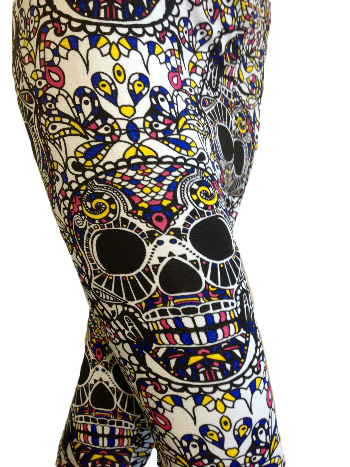 What To Wear With Patterned Leggings